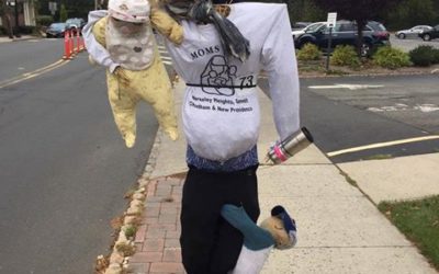 Scarecrow Finds Humor in Motherhood